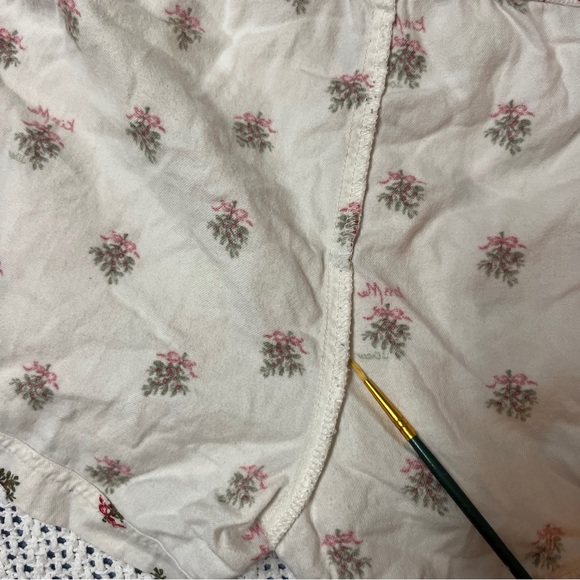 Mistletoe Shorts ~Final Sale - Picture 12 of 13